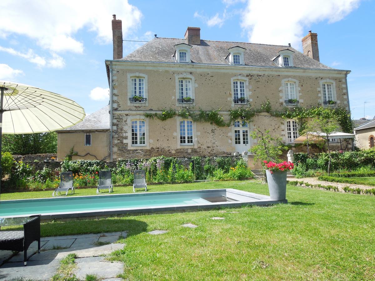 Le Presbytere Du Vigneau Ménil Exterior foto