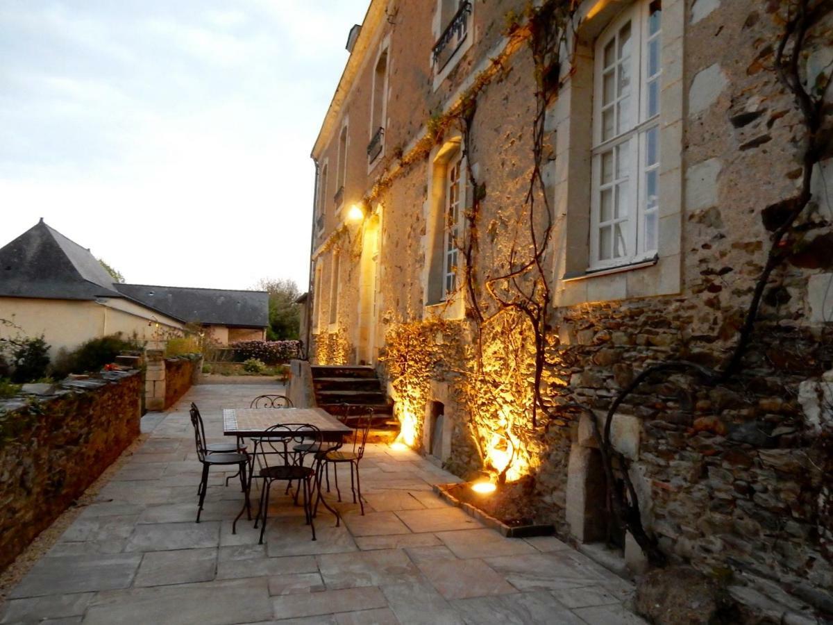 Le Presbytere Du Vigneau Ménil Exterior foto